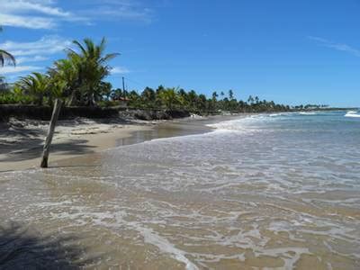 MARAÚ MAR INVADE ORLA DE SAQUAÍRA E RESSACA DESTRÓI CABANAS VEJA