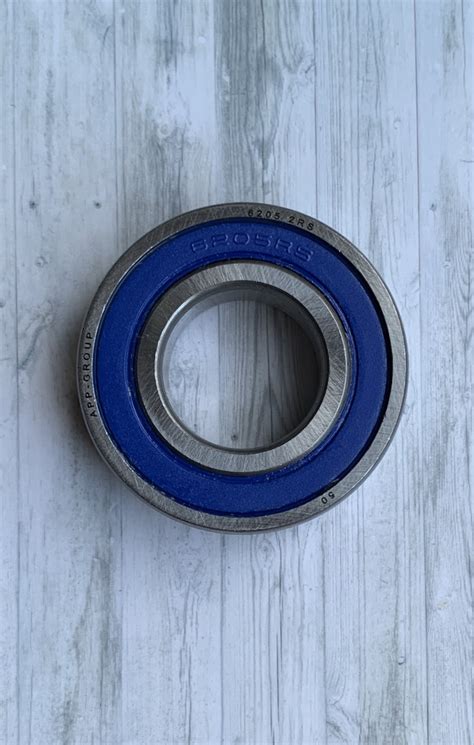Подшипник 6205 2RS