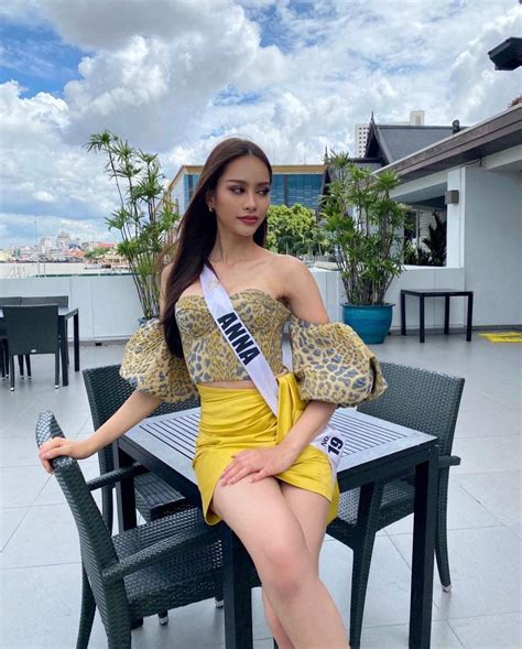 9 Potret Miss Universe Thailand 2022 Anna Sueangam Iam