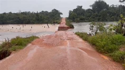 Veja V Deo Temporal Destr I Asfalto De Rodovia Entre Sorriso E Lucas