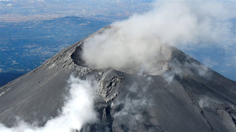 Dónde se encuentra el volcán Popocatépetl y a qué distancia está de la