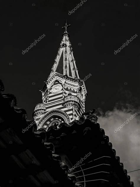 Torre De La Iglesia G Tica De Nuestra Se Ora Del Carmen En El Barrio