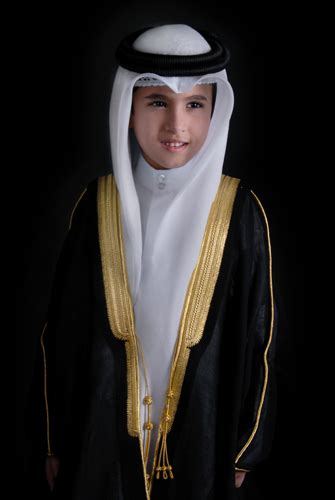 Alaa: Men's Costumes in Saudi Arabia