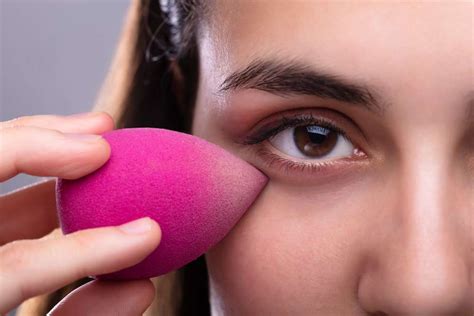 Esponjas de maquillaje Cómo escoger las mejores para tu piel Guía