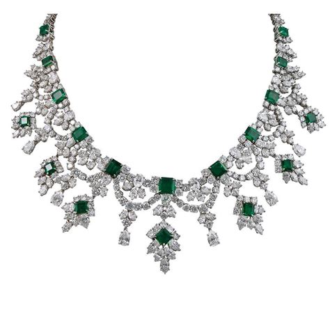 Harry Winston Emerald and Diamond Necklace For Sale at 1stdibs