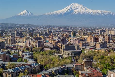 Mount Ararat and the Yerevan skyline - SaCalatorim.ro