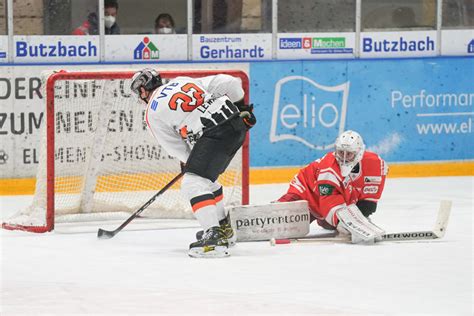 Frankfurt Gewinnt Derby In Bad Nauheim Landshut Geht Zu Hause Gegen