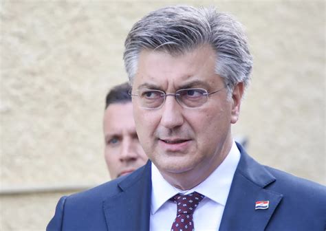 Plenković reagirao na Milanovićevu izjavu o Pupovcu Pametnije da je