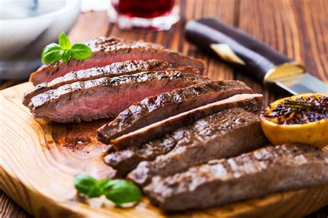how long to cook flank steak on grill