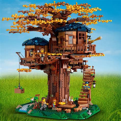 LEGO® 21318 IDEAS Namelis medyje - TOYBOX.LT