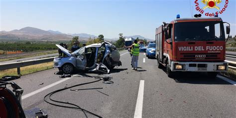 Ancora Sangue Sulle Strade Siciliane Un Morto In Un Incidente Sulla