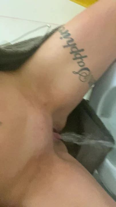 Pussy Close Up Pissing Celebrity Celebrity Porn Feat Classy Filth