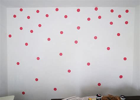 How To Paint A Polka Dots Wall Ohoh Deco Sponge Painting Walls Diy