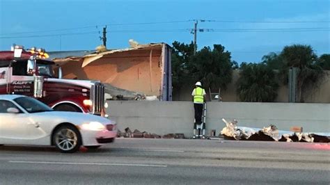 Truck Full Of Snacks Crashes On I 95 In Palm Beach Gardens