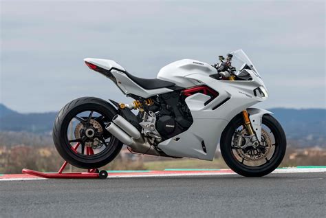 Quite a Few Photos of the Ducati SuperSport 950 - Asphalt & Rubber