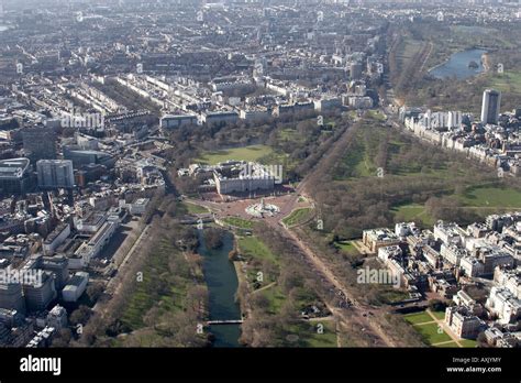 St james palace aerial hi-res stock photography and images - Alamy