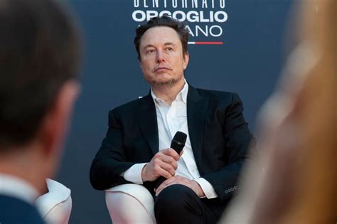 Tech Milliard R Elon Musk Polarisiert Bei Rechtem Gipfel In Rom