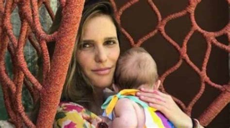 Fernanda Lima mostra o rosto da filha que neném linda