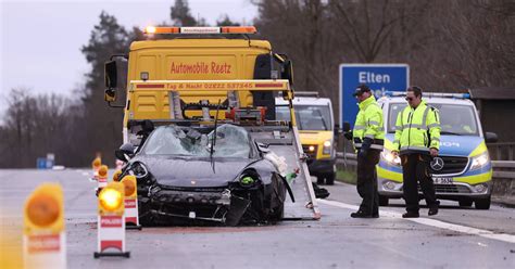 Tragedia W Niemczech Cztery Osoby Zgin Y W Wypadku Trzech Samochod W