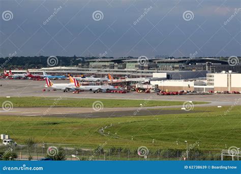 Aeroporto Di Amburgo Immagine Stock Editoriale Immagine Di Aereo