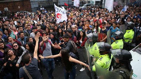 Las Marchas De Estudiantes Universitarios En Bogotá