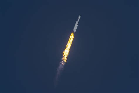 Amazing Photos From Spacexs Falcon Heavy Ussf 44 Mission Space