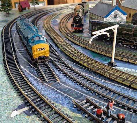 Hornby Class 37 D6830 Co Co Diesel In Br Blue 00 Gauge Works But Very