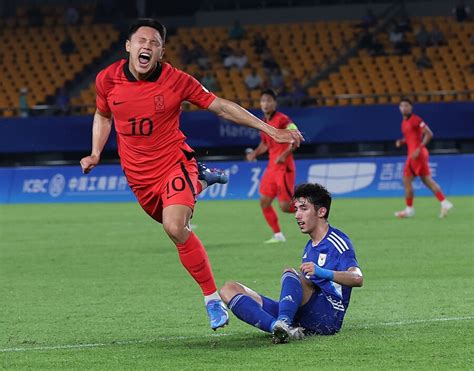 스포키 아시안게임 해트트릭 작렬 정우영 황선홍호 골 잔치 선봉장한국 6 0 쿠웨이트후반 진행 중