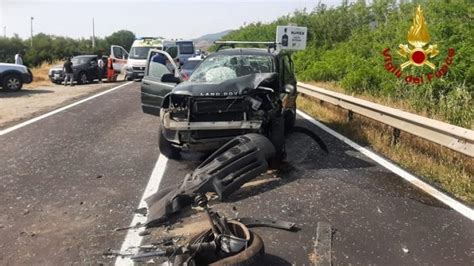 Pauroso Frontale A Caposuvero Tre Feriti Di Cui Uno Grave