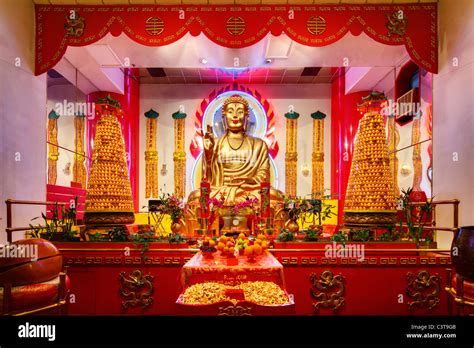 Mahayana buddhist temple new york hi-res stock photography and images ...