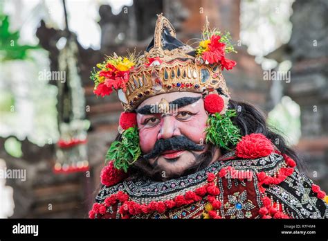 Bailes Barong Y Kris Tradicional Danza Balinesa Ubud Bali Indonesia