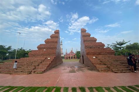 Foto Menikmati Pagi Di Alun Alun Kejaksaan Cirebon Bisa Foto Dan