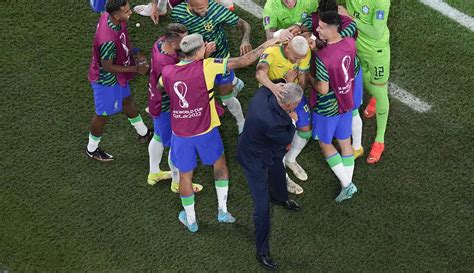 Foto Kontes Joget Neymar Cs Saat Brasil Kandaskan Korea Selatan Di