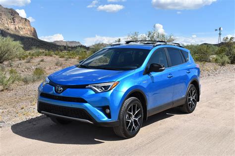 2017 Toyota RAV4 SE Hybrid Review: Is Fuel-Efficiency Enough?