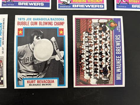 1976 Topps MILWAUKEE BREWERS Complete TEAM Set ROBIN YOUNT Hank AARON