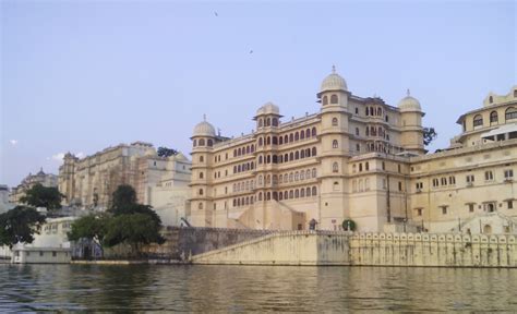 City Palace Udaipur (2024) Ticket Price, Visit Timing, History