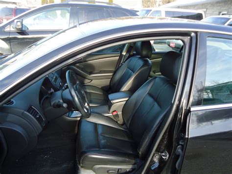 2007 nissan altima interior (1) | Bob Currie Auto Sales