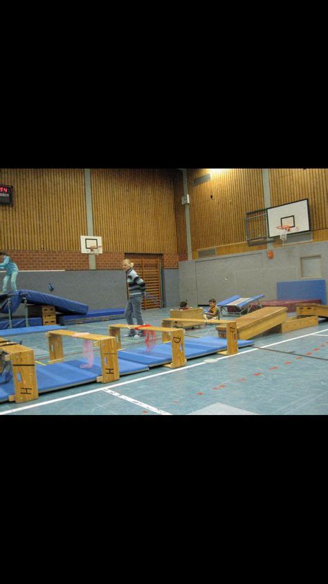 Kasten Tunnel Matten Kinderturnen