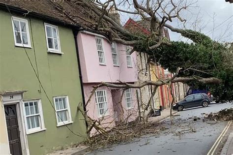 Met Office Ipswich weather: Forecasters issue severe wind warning for ...