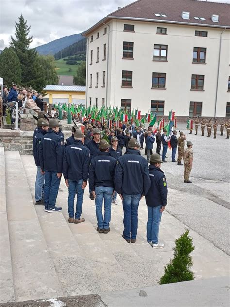 Nuovo Comandante V Reggimento Alla Cerimonia Anche Gli Alpini Di Caslino