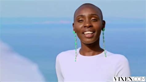 Ebony Babe Fucks Horny Tourist