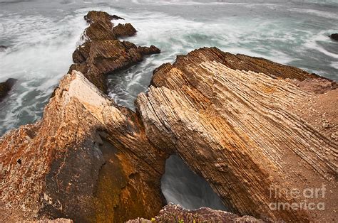 The Jagged Rocks And Cliffs Of Montana De Oro State Park In Caliornia