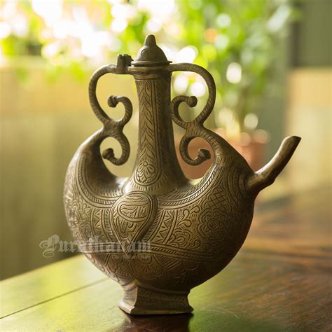 Mughal styled water Jug (Surahi) - Brass – Purathanamstore