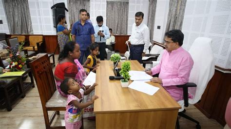 Tripura Cm Manik Saha Provides Support To Four Families With Medical Assistance Tripura Cm