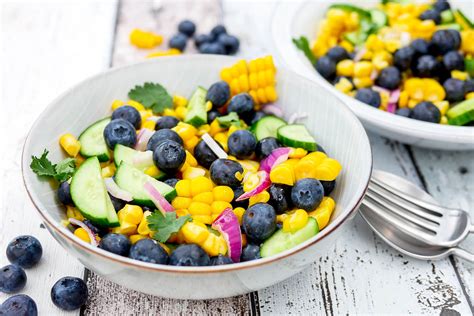 Heidelbeer Mais Salat ein erfrischender Sommersalat für heiße Tage