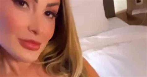 Andressa Urach Surge De Lingerie Vermelha E Mostra Marquinha De Biqu Ni