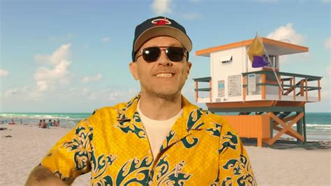 Max Pezzali Il Nuovo Singolo è Welcome To Miami Il Video Tv