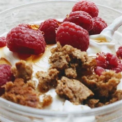 Yaourt Grec Granola Chocolat Et Framboises Gouter Prise De Masse