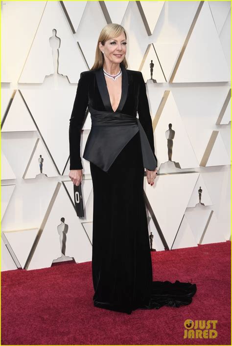 Allison Janney Dons Plunging Black Dress at Oscars 2019: Photo 4245279 ...