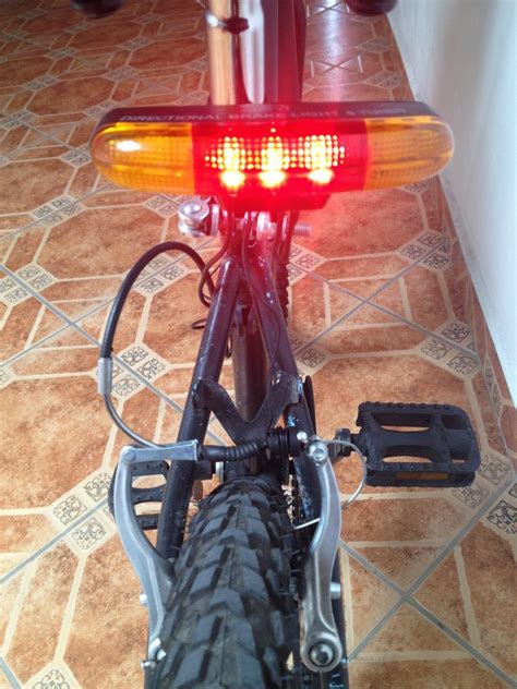 Luces Led Direccionales Con Claxon Para Bicicleta En